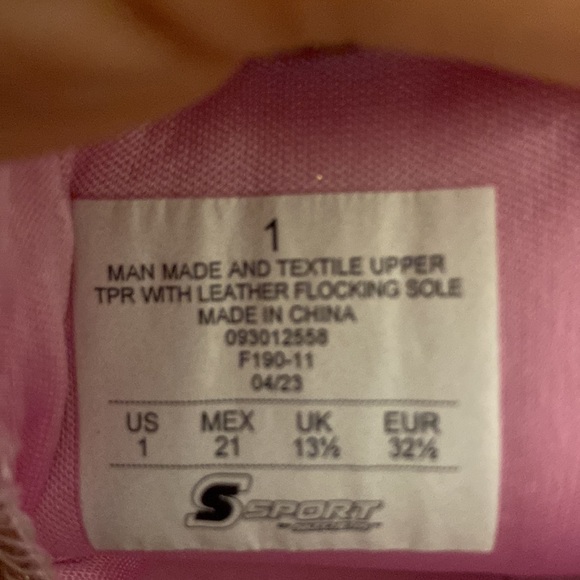 Brand new light up sketchers - Picture 4 of 4